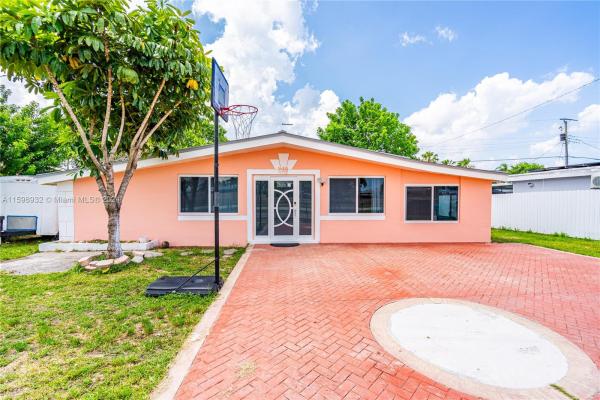 Armstrong Manor, 10365 SW 152nd St, Richmond Heights, Florida 33157, image 1