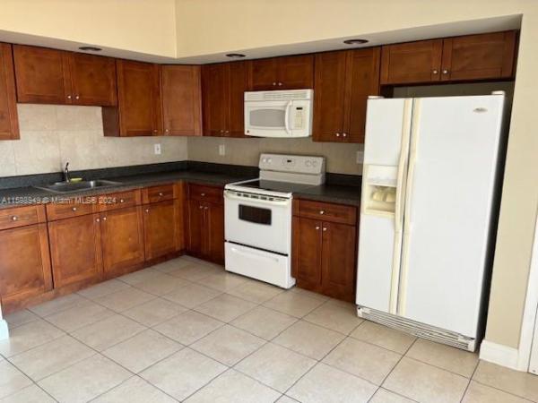 Devon Aire Villas, 12011 SW 110th St Cir 0, Kendall, Florida 33186, image 3