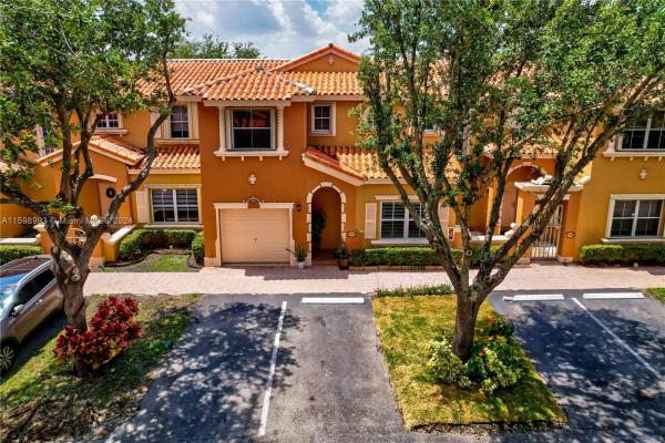 Villa Vizcaya, 8544 NW 140th Ter #1005, Miami Lakes, Florida 33016, image 1