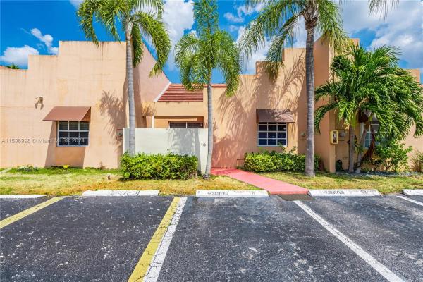 Chateaubleau At The Hammocks, 10300 SW 154th Cir Ct #18, The Hammocks, Florida 33196, image 1