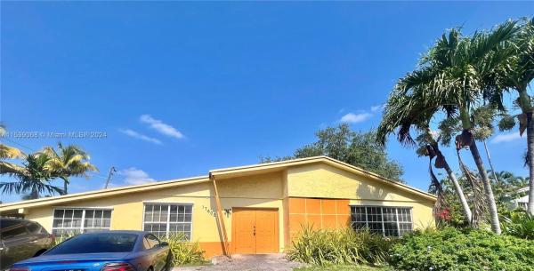 Highland Manor, 17600 NE 2nd Ct, North Miami Beach, Florida 33162, image 1