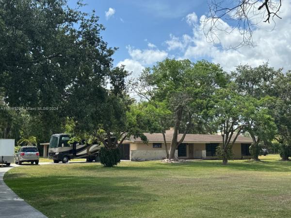 Redland Citrus Orchards, 21955 SW 152nd Ave, Redland, Florida 33170, image 1