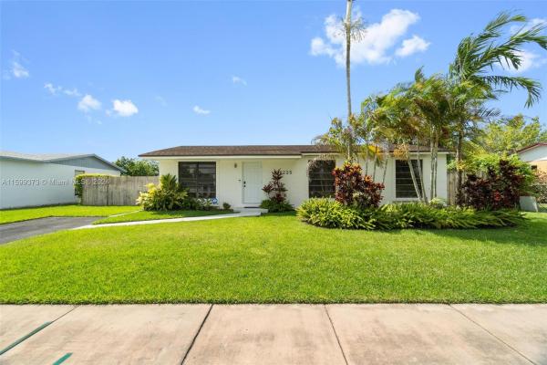 26225 SW 128th Ct, Unincorporated Dade County, Florida 33032, image 2