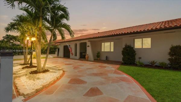 Clasca Villas, 13126 SW 2nd Ter, Tamiami, Florida 33184, image 3