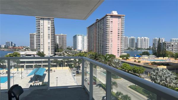 Winston Towers 300, 230 174th St #712, Sunny Isles Beach, Florida 33160, image 2