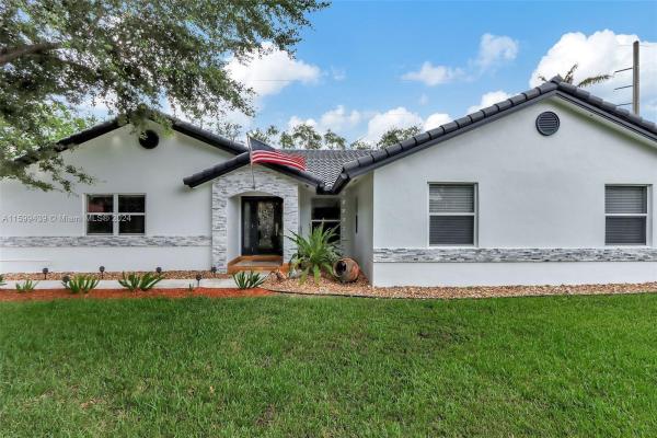 River Bend, 15260 SW 151st Ter, Country Walk, Florida 33196, image 3