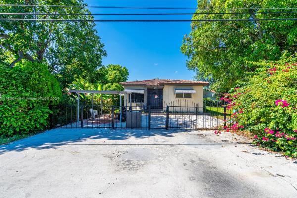 565 NW 98th St, Unincorporated Dade County, Florida 33150, image 2