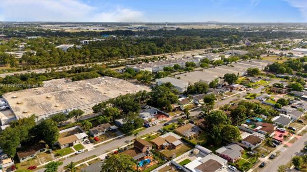 Bonnie Briar Estates, 3250 NW 169th Ter, Miami Gardens, Florida 33056, image 2