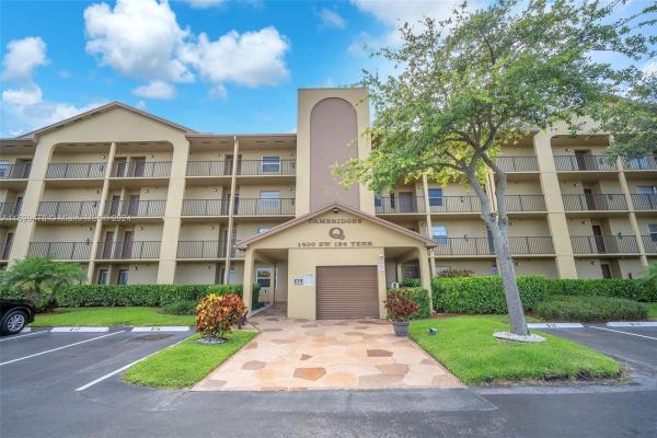 Cambridge At Century Village, 1400 SW 124th Ter #305Q, Pembroke Pines, Florida 33027, image 1