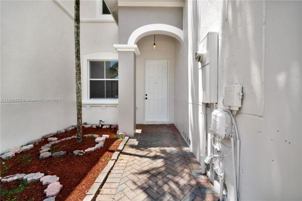 Villas Del Campo, Princeton, Florida 33032, image 3