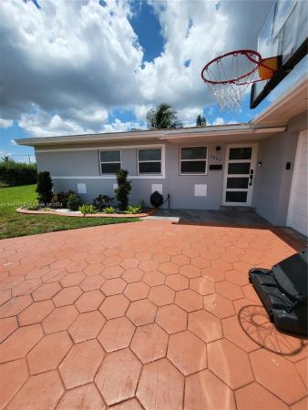 Carol City, 2860 NW 185th St, Miami Gardens, Florida 33056, image 2
