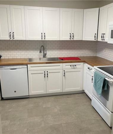 Coral Gate West, 7010 NW 186th St #5-420, Country Club, Florida 33015, image 3
