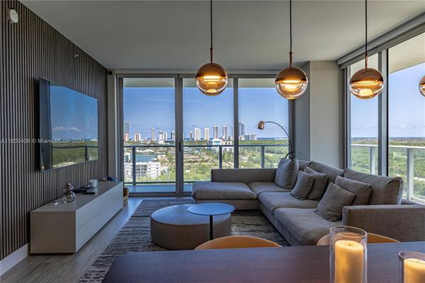 The Harbour South Tower, 16385 Biscayne Blvd #1521, North Miami Beach, Florida 33160, image 2