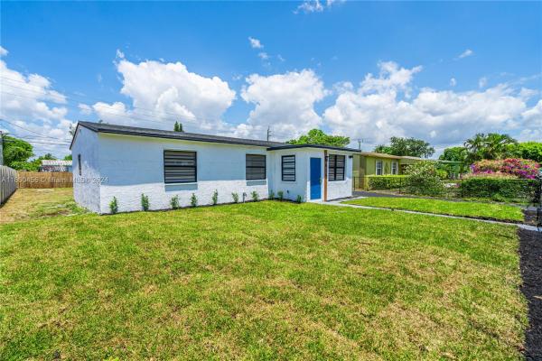 Boulevard Gardens, 415 NW 30th Ave, Fort Lauderdale, Florida 33311, image 2