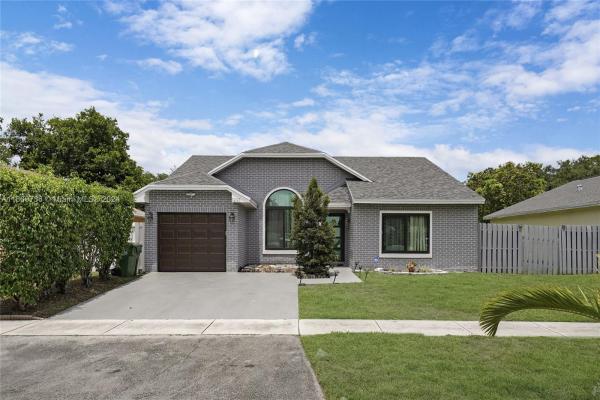 Cinnamon Place At Honeywoods, 1271 SW 85th Ave, Pembroke Pines, Florida 33025, image 1