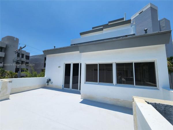 The Pyramids At Key Biscayne, 50 Ocean Lane Dr #201, Key Biscayne, Florida 33149, image 3
