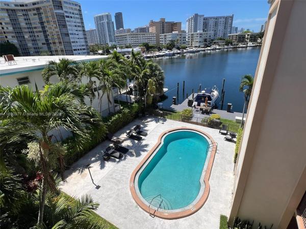 Bay Place, 2420 Diana Dr #407, Hallandale Beach, Florida 33009, image 1