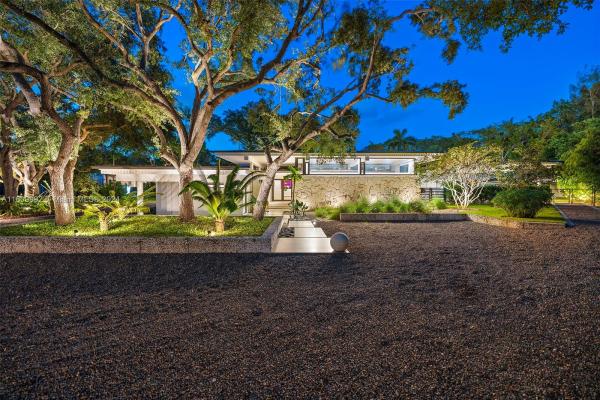 Town & Ranch Estates, 12101 Rock Garden Ln, Pinecrest, Florida 33156, image 1