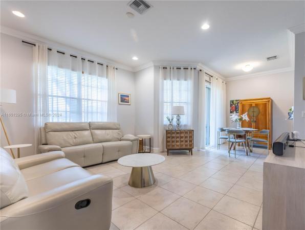 Rolling Hills Golf And Tennis Club, 3230 Fairway Cir #15, Davie, Florida 33328, image 1