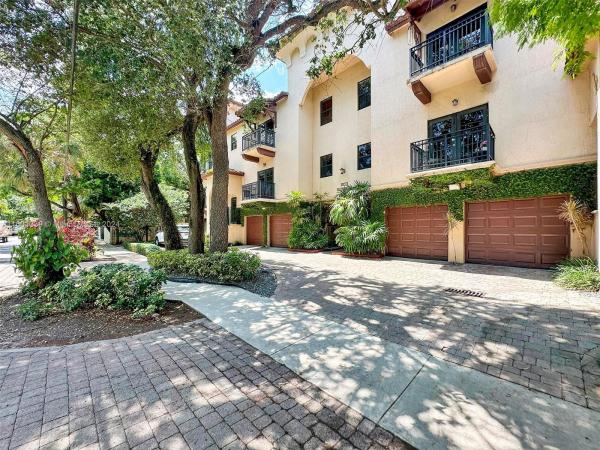 Villaggio In The Grove, 2825 Coconut Ave #2825, Miami, Florida 33133, image 1