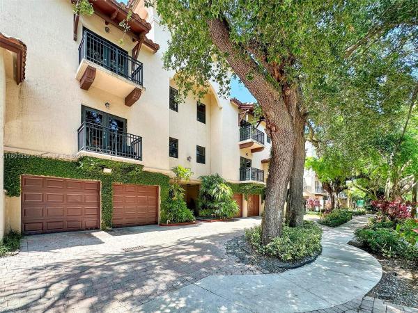 Villaggio In The Grove, 2825 Coconut Ave #2825, Miami, Florida 33133, image 3