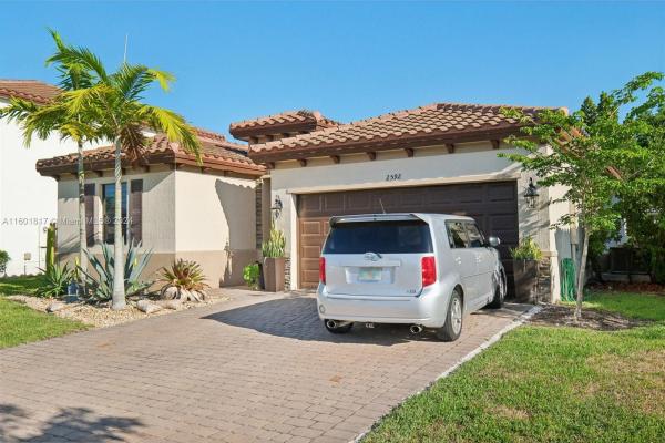 Kingman Commons, 2592 SE 3rd St, Homestead, Florida 33033, image 2