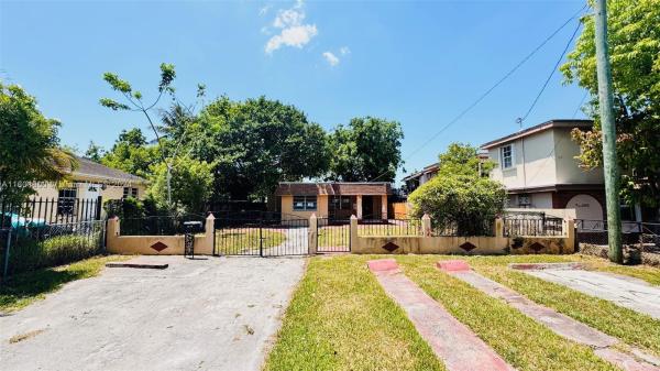 2964 NW 27th St, Unincorporated Dade County, Florida 33142, image 2