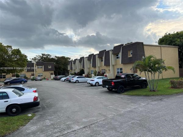 Blueberry Hill, 5628 Blueberry Ct #166, Lauderhill, Florida 33313, image 3