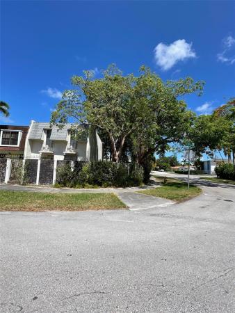 Cherry Grove Townhouses, 9095 SW 96th Ave, Kendall, Florida 33176, image 1