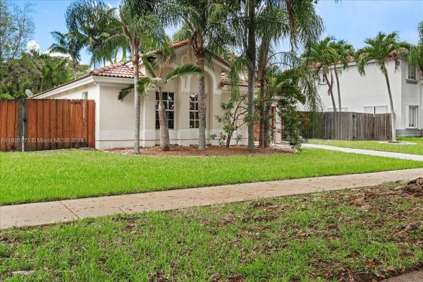 Monterey Lakes, 8992 SW 212th Ter, Cutler Bay, Florida 33189, image 2