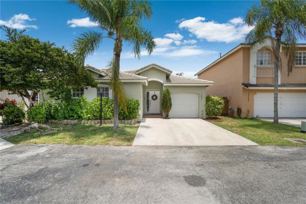 Courtyards At Deerwood, 12273 SW 145th St, Three Lakes, Florida 33186, image 1