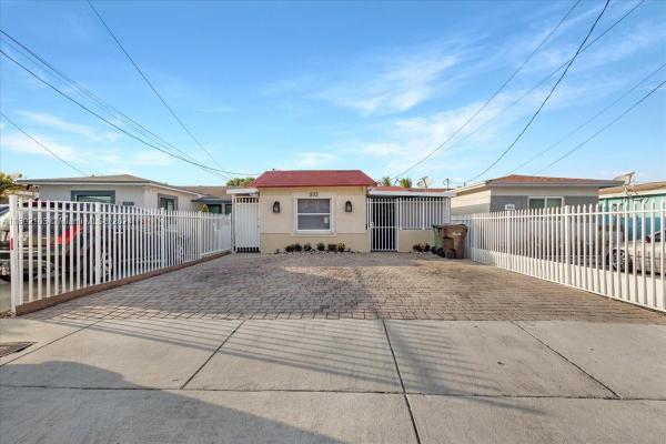 Hialeah No HOA, 933 W 77th St #933, Hialeah, Florida 33014, image 1