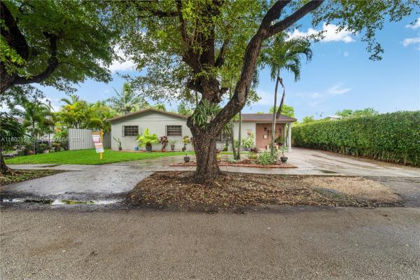 Royale Green, 5000 SW 127th Pl, Kendale Lakes, Florida 33175, image 1