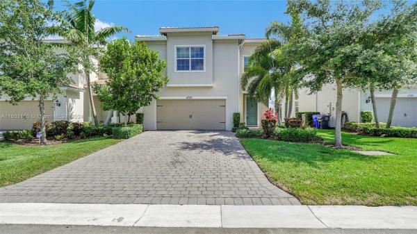 Parkview At Hillcrest, 4729 Greenway Dr, Hollywood, Florida 33021, image 1