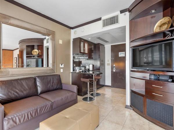 Z Ocean Hotel, Miami Beach, Florida 33139, image 3