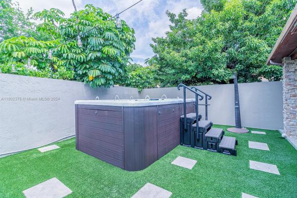 Harbour, 18336 NW 61st Pl, Hialeah, Florida 33015, image 2