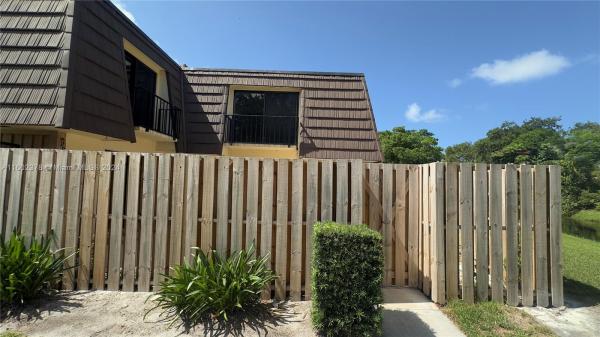 Sandalwood Estates, 612 6th Ct #612, Palm Beach Gardens, Florida 33410, image 1