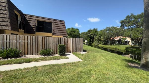 Sandalwood Estates, 612 6th Ct, Palm Beach Gardens, Florida 33410, image 2