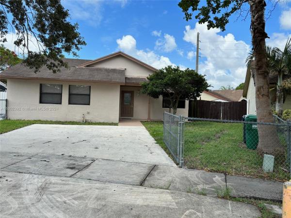 Pine Needles East Homes, 30330 SW 161st Ct, Leisure City, Florida 33033, image 3