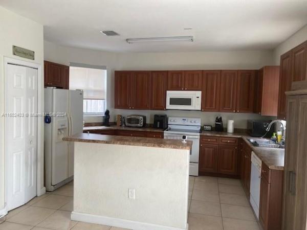 Century Gardens Village, The Hammocks, Florida 33196, image 3