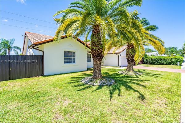Limewood Grove, 14481 SW 160th Ter, Richmond West, Florida 33177, image 3