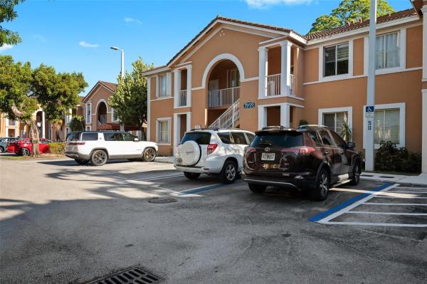 Shoma Homes At Country Club, 7070 NW 177th St #201-10, Hialeah, Florida 33015, image 3