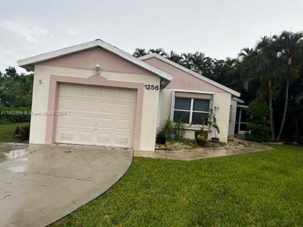 The Palm Club, 1256 Pine Sage Cir, West Palm Beach, Florida 33409, image 2