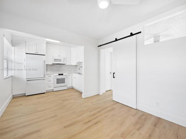 Sunshine, 2829 Van Buren St #204, Hollywood, Florida 33020, image 1