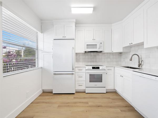 Sunshine, 2829 Van Buren St #204, Hollywood, Florida 33020, image 3