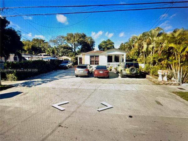 Comfort Gardens, 930 NW 32nd Pl, Miami, Florida 33125, image 1
