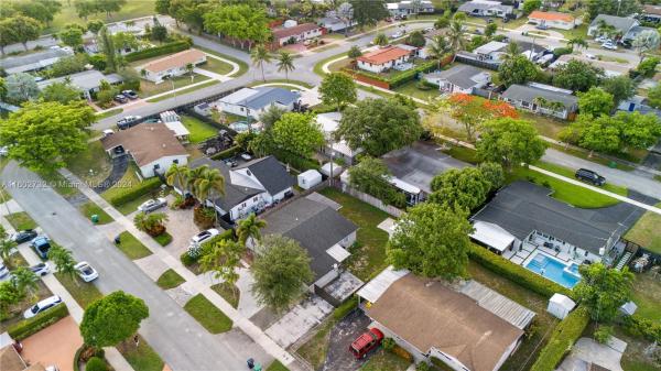 Heftler Homes Sunset Park, 10015 SW 83rd St, Kendall, Florida 33173, image 2