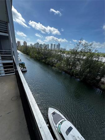 Eastern Shores White House, 3660 NE 166 St #608, North Miami Beach, Florida 33160, image 2