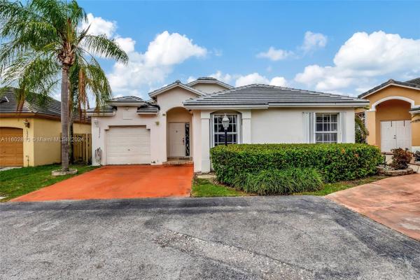 Courtyards At Deerwood, 12347 SW 145th St, Three Lakes, Florida 33186, image 1