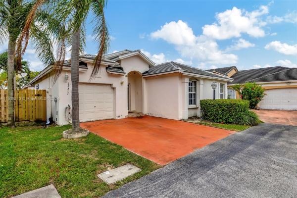 Courtyards At Deerwood, 12347 SW 145th St, Three Lakes, Florida 33186, image 3
